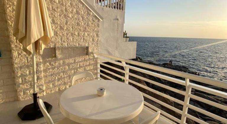 Fully equipped rental apartment with pool & terrace | Next to the beach | Dogs allowed — photo 4