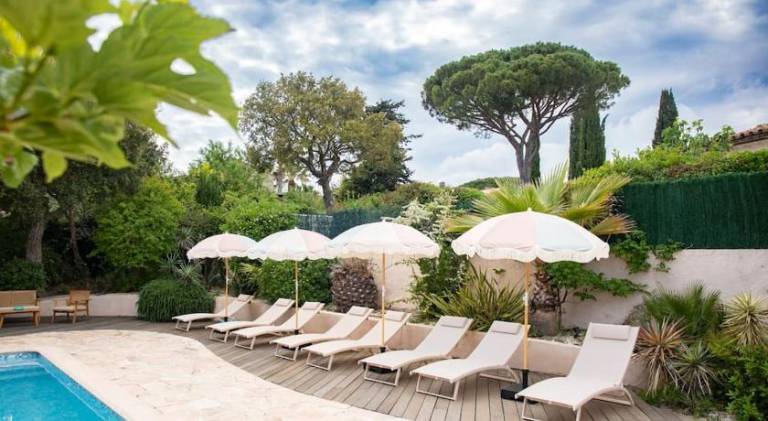 Fully equipped villa with barbeque, terrace & garden | Pets are welcome in Cogolin