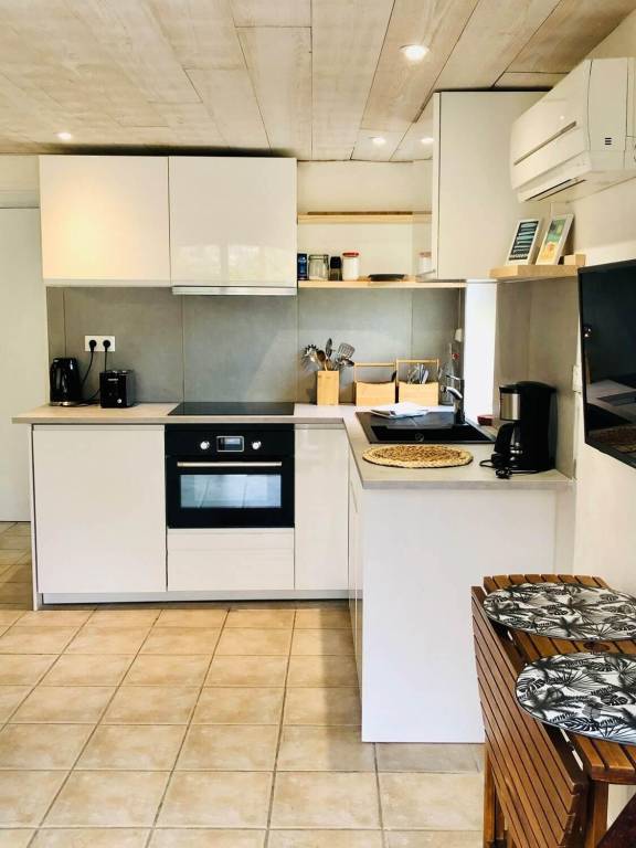 Holiday apartment with terrace & grill — photo 4
