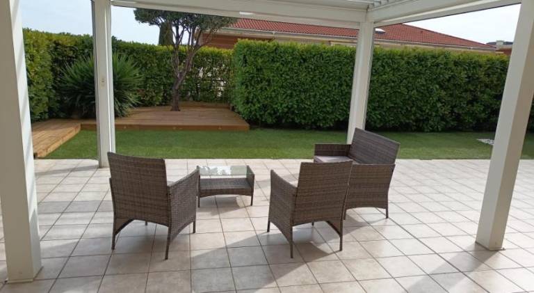 Charming holiday apartment with patio, private pool & garden | Pets are welcome — photo 3