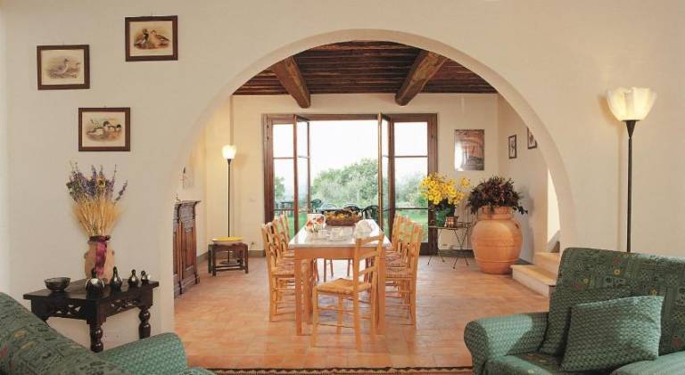 Child-friendly spacious vacation home with pool, patio & barbeque | Pets allowed — photo 4