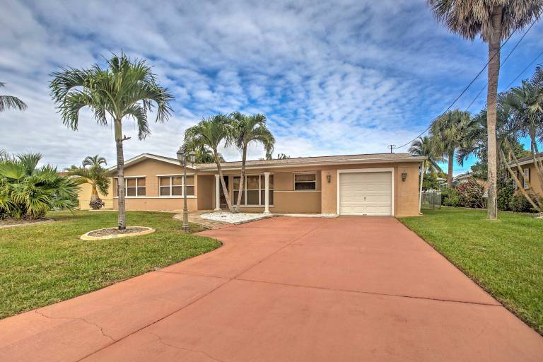 Tropical Cape Coral Home w/ Private Dock on Canal! — photo 2