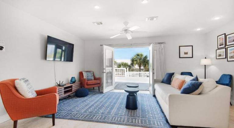 Vacation home with 3 rooms for 9 persons in Pensacola, FL