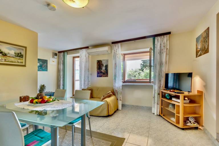 Fully equipped rental apartment with garden & barbeque | Pets are welcome — photo 4