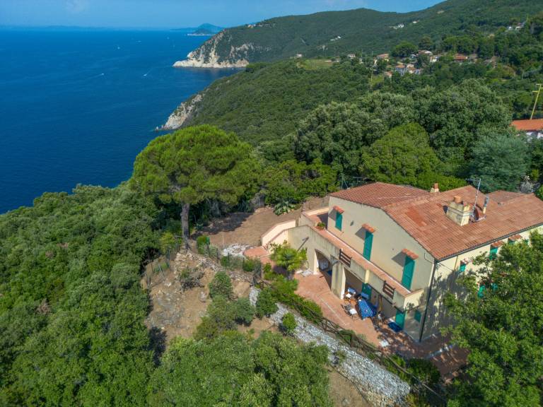 Vacation home with terrace, yard & private pool | Sea view — photo 5