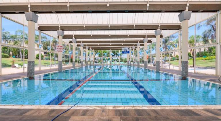 Serviced apartment with pool, sauna & terrace | Perfect for remote work | Pets allowed — photo 3
