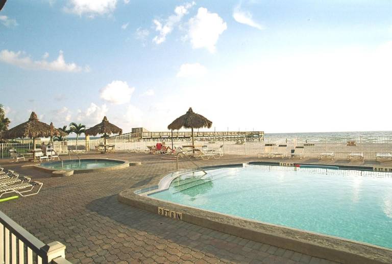 Condo North Redington Beach