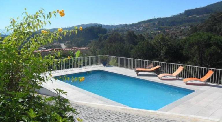 Apartment with BBQ, pool & patio — photo 3