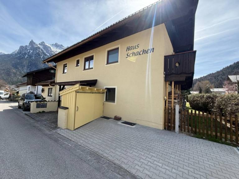 Ferienwohnung mit Hund in Mittenwald, Bayern für max. 3 Personen Ferienwohnung mit Hund in Mittenwald, Bayern für max. 3 Personen