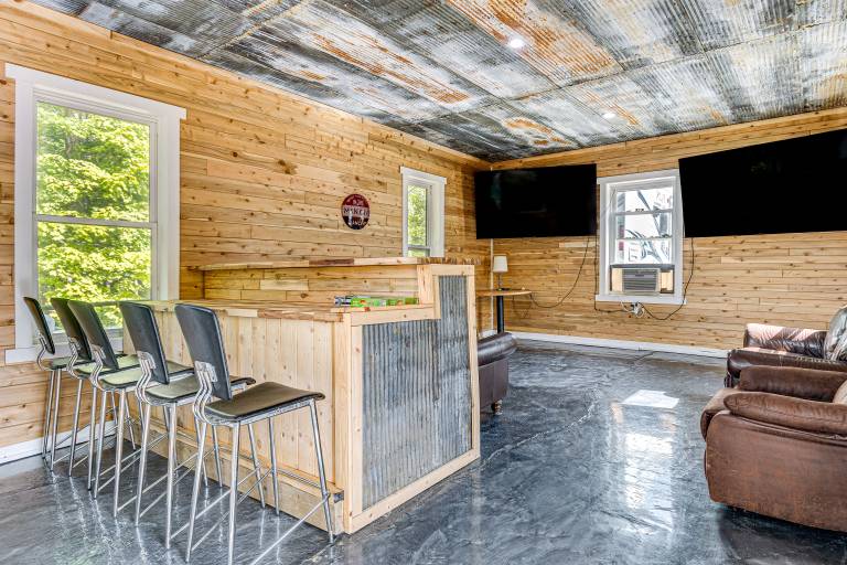 Lake Escape w/ Hot Tub & Docks in Hope! — photo 3