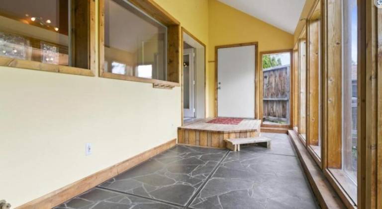House with patio, yard & sauna — photo 3