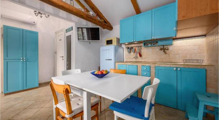 House with 2 rooms for 4 persons — photo 2