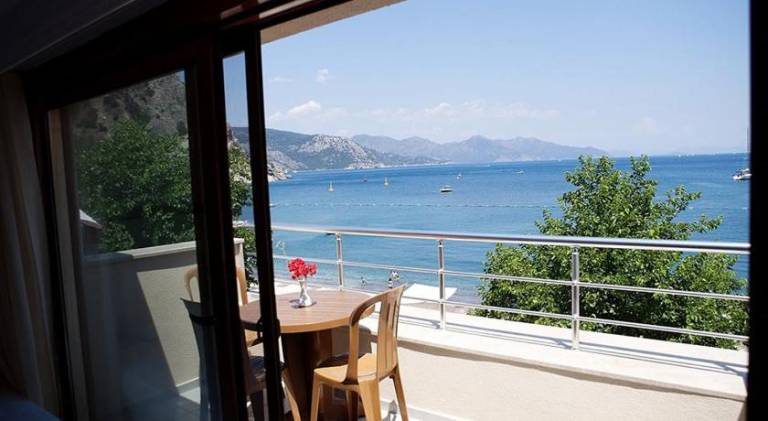 Holiday apartment with patio — photo 3