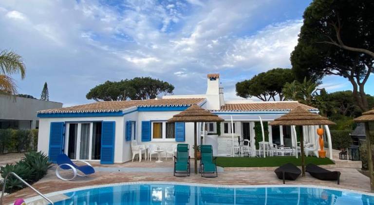 Charming villa with hot tub & pool | Dogs allowed in Loulé