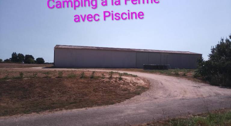 Camping les Petites Roches in Saintes