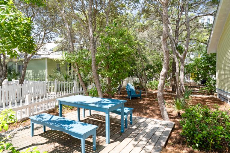 Vacation home with grill & pool in Seaside, FL
