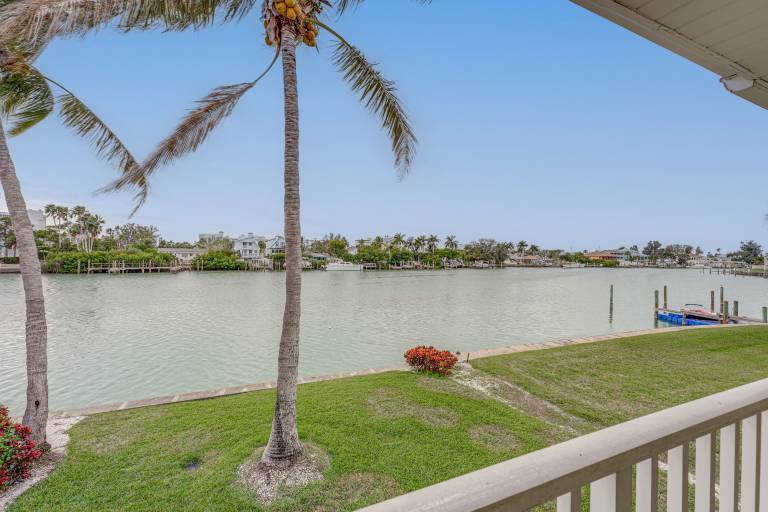 Walk to Beach! Treasure Island Gem w/ Water Views — photo 2