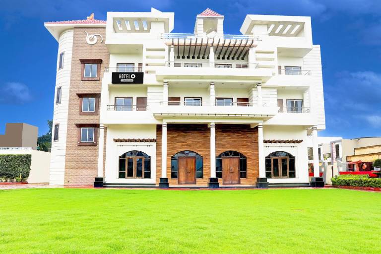 Hotel O Badridham Nagar AB Road