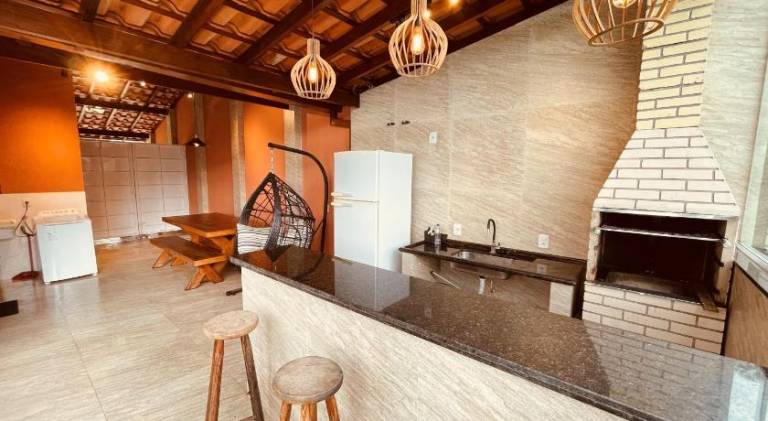 Vacation home with pool — photo 4