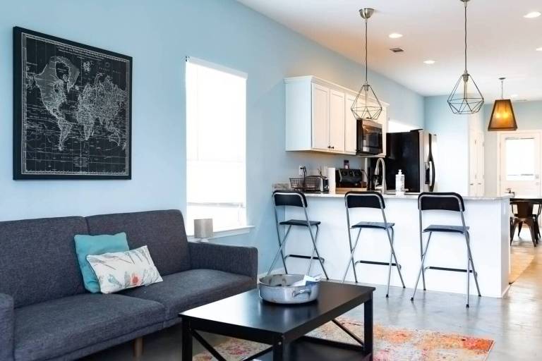 Clean & Serene House easy on off interstate