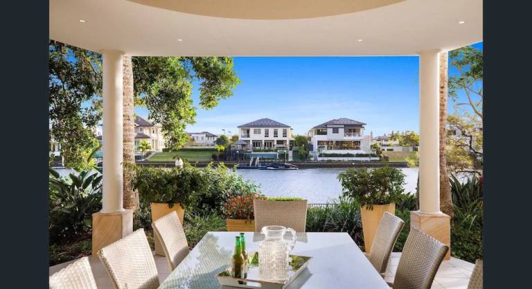 House  Sanctuary Cove
