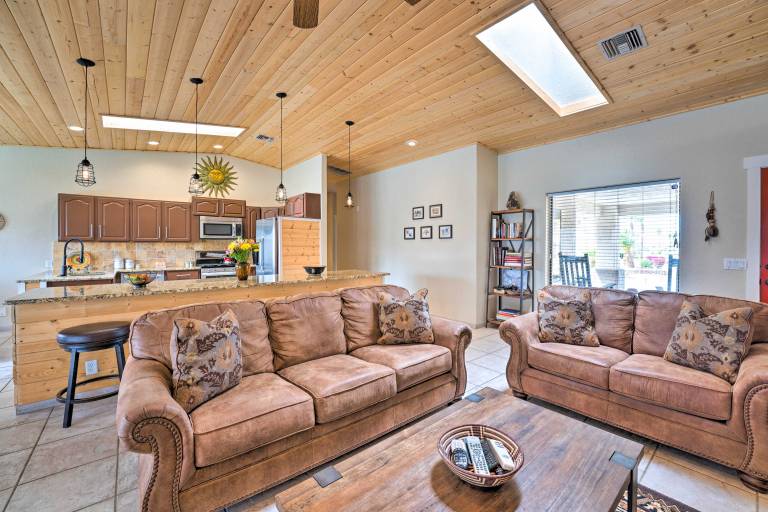 Lake Havasu Home: Heated Pool & Golf Course Views — photo 5