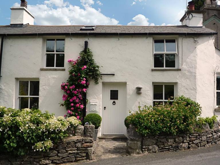 Cottage with yard | Pet-friendly in Grange-over-Sands