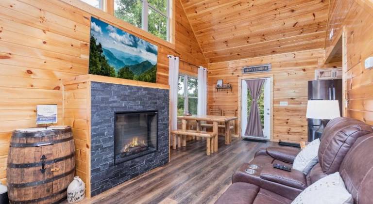 House with jacuzzi | Perfect for remote work in Pigeon Forge, TN