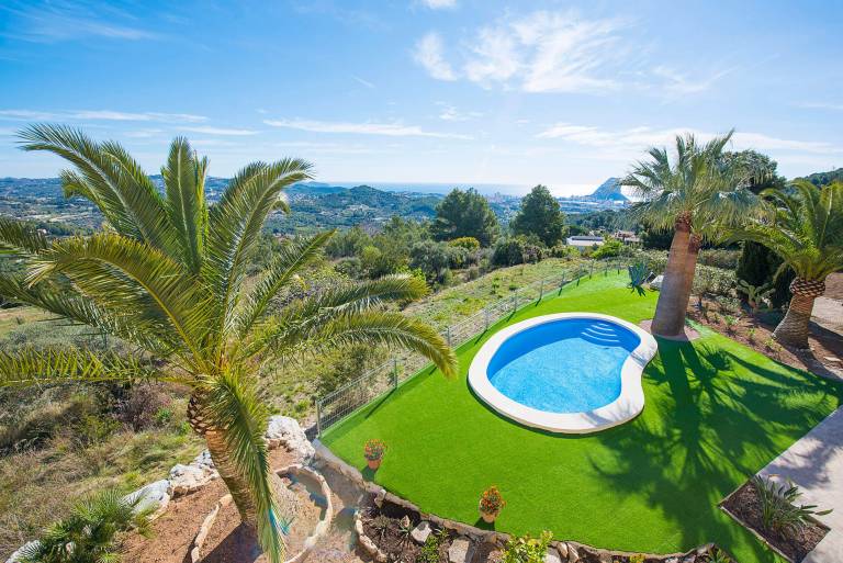 Villa with private pool, terrace & yard — photo 3