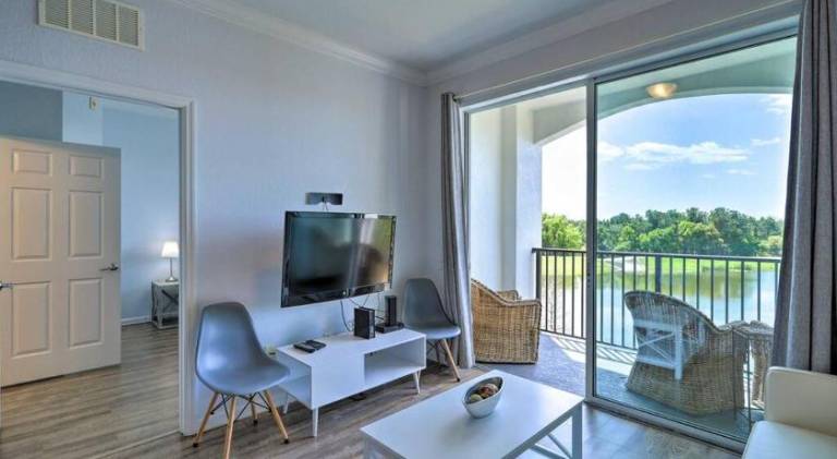 NEW! Luxury Condo, Min to DisneyConvention Center — photo 2