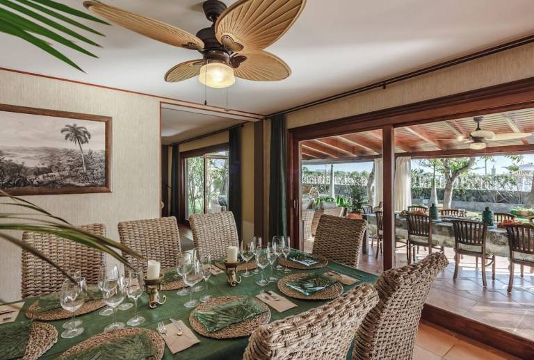 Fully equipped villa with pool, yard & jacuzzi | Good for workation | Dogs allowed — photo 3