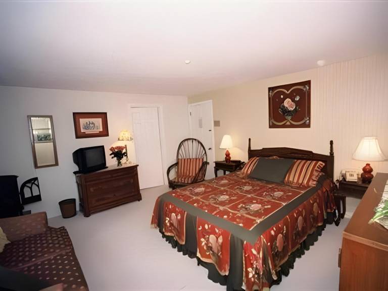Lamb and Lion Inn in West Yarmouth, MA