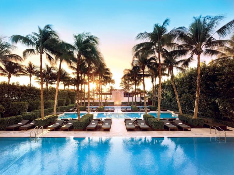 Resort  Palm Island