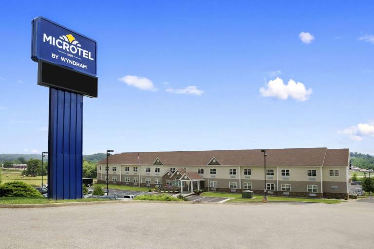 Microtel Inn & Suites by Wyndham Mineral Wells Parkersburg