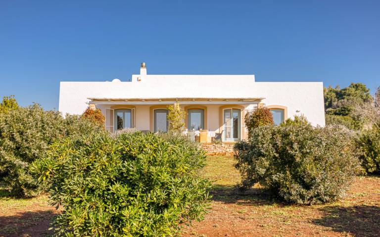 Fully equipped villa with yard, jacuzzi & private pool | Perfect for remote work | Pet-friendly — photo 2