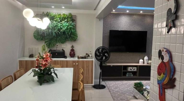 Apartment with pool — photo 5