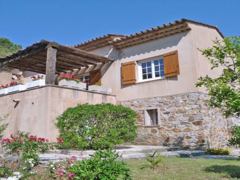 Vacation home with garden, BBQ & private pool — photo 3