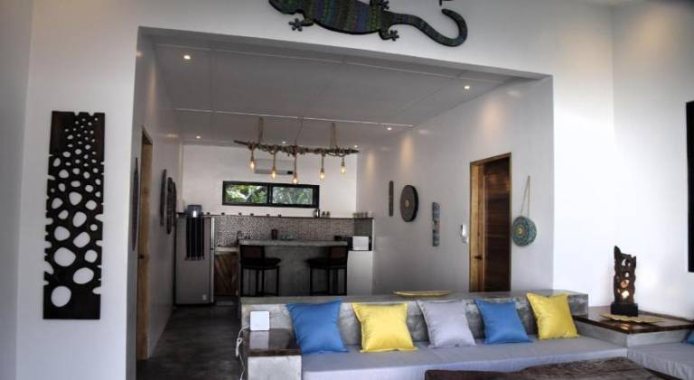 Villa with pool — photo 4