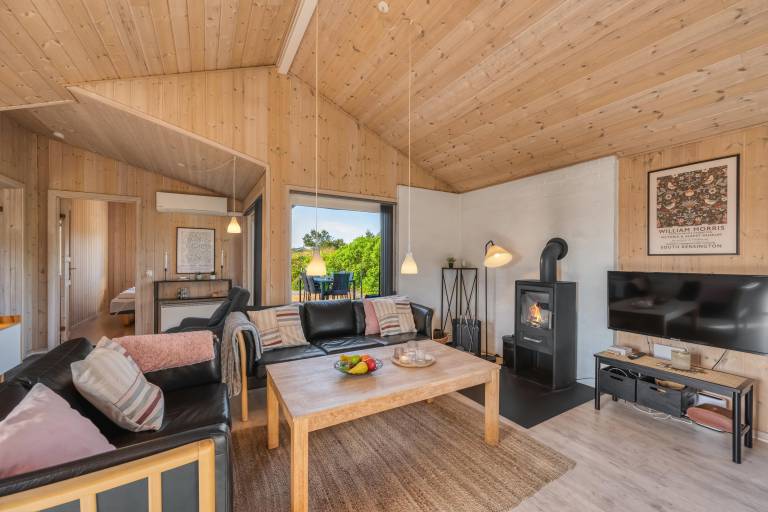 Lovely holiday home with 6-person outdoor hot tub, close to the North Sea and Søndervig center. — photo 4