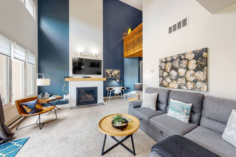 Condo  Collingwood