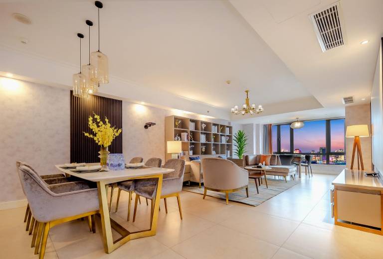 Ample serviced apartment with pool, grill & patio | Dogs allowed in Chengdu