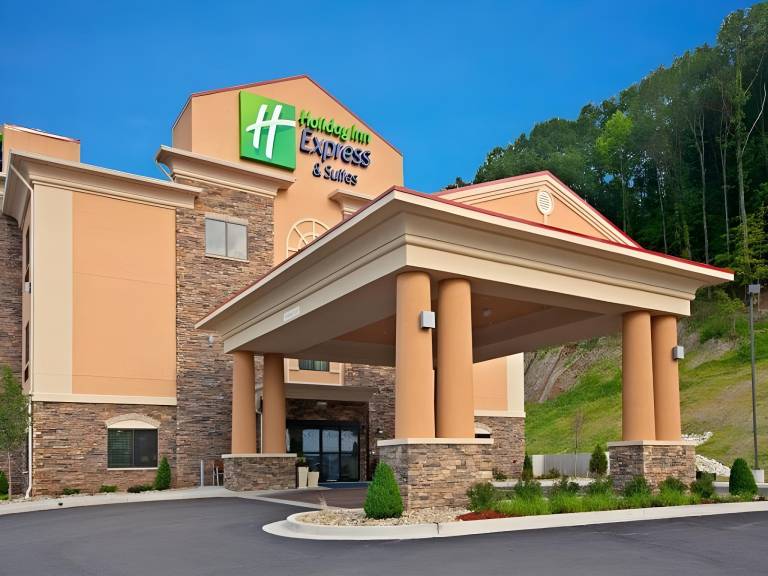 Holiday Inn Express & Suites Ripley By IHG in Ripley, WV