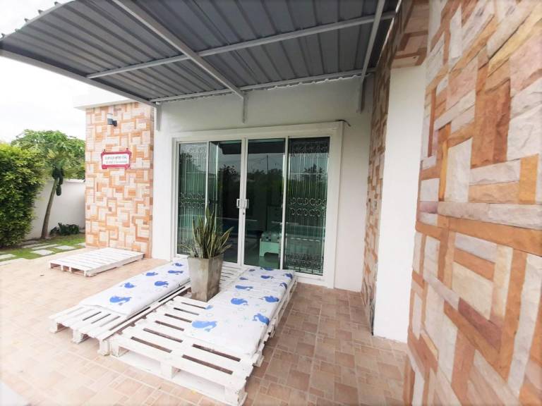 Villa with barbeque, yard & pool | Good for workation — photo 5
