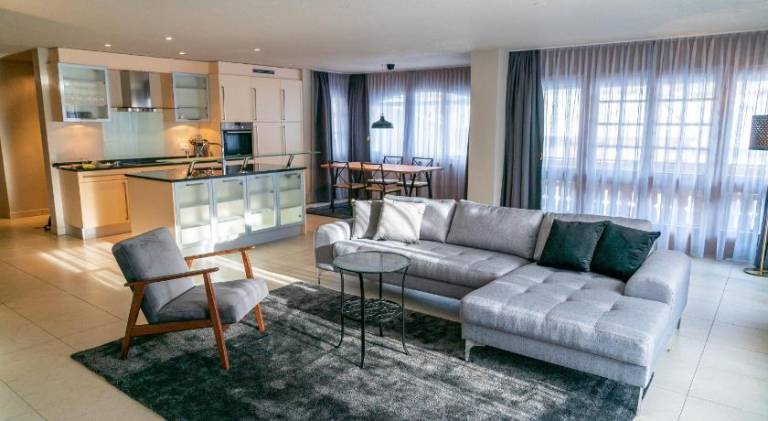 Apartment with sauna, jacuzzi & patio | Next to the ski | Pets are welcome — photo 4