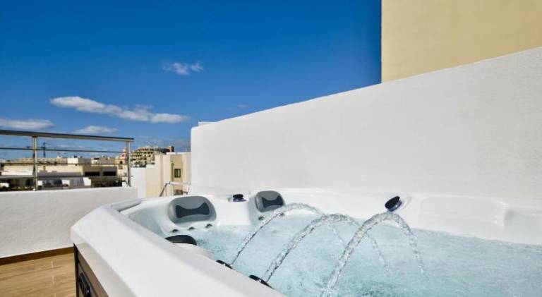 Holiday apartment with hot tub & terrace | Close to the beach | Good for workation | Pets allowed — photo 5