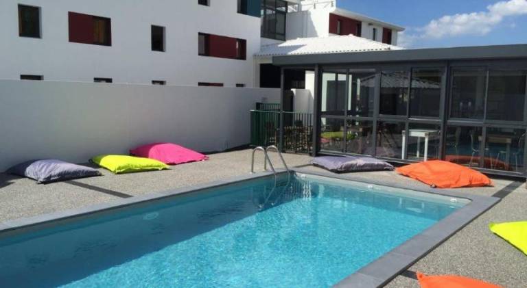 Serviced apartment with pool & patio | Dogs allowed in Angoulins