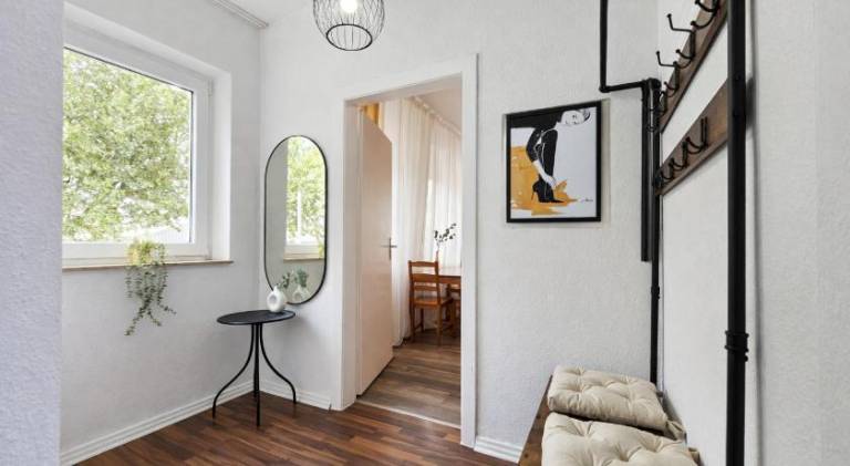 Apartment with patio — photo 3