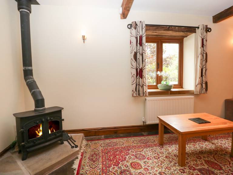 Cottage with garden — photo 5