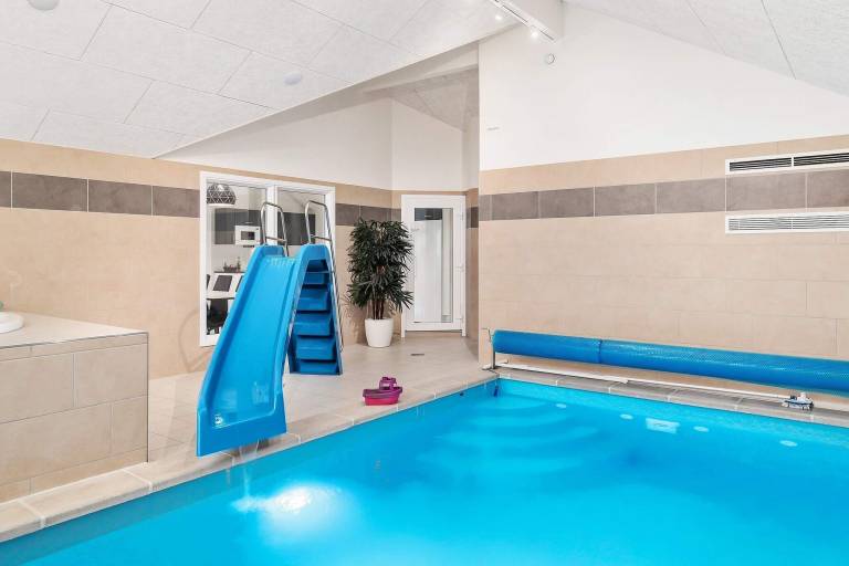 Fully equipped house with pool, grill & patio | Pets are welcome — photo 3