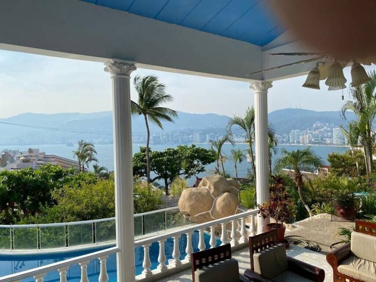 Villa  Guitarron